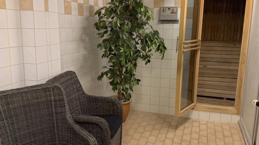 Relaxrum med bastu.